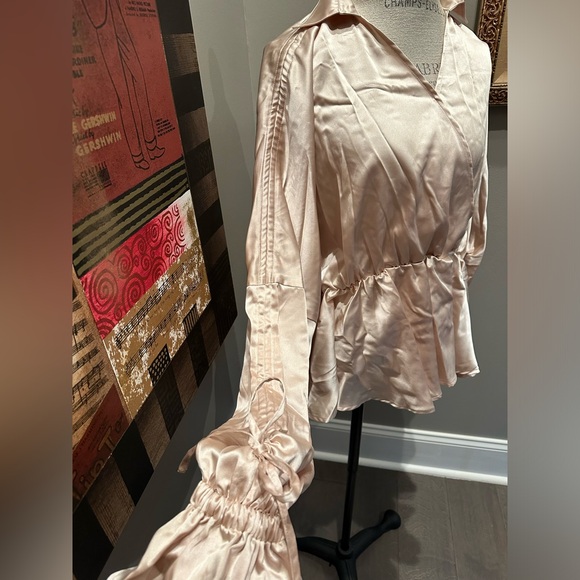 J. ING Satin Blouse NWT - Picture 2 of 9